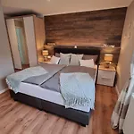 Hof Barrl Отель