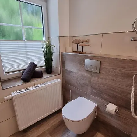 Hof Barrl מלון *